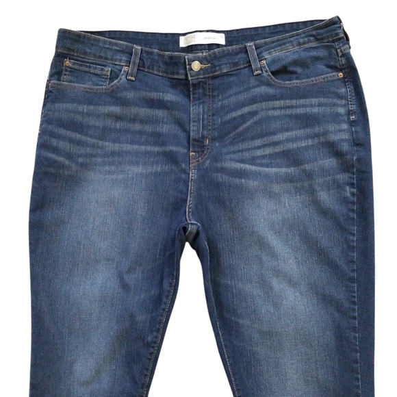 Levi's Cuffed Mid-Rise Capri Jeans Size 22 - Picture 2 of 11